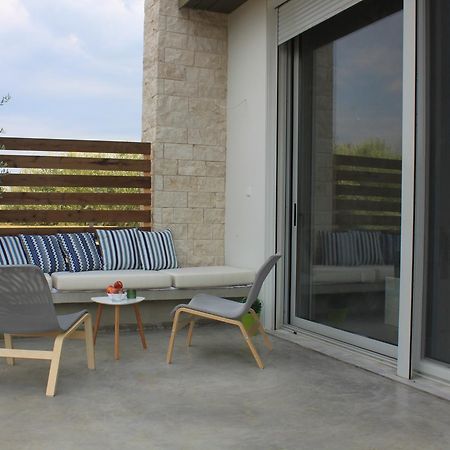 Meli Seaside Villas Chrani Buitenkant foto